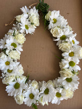 Load image into Gallery viewer, Mixed Seasonal Floral Lei - Haku Method