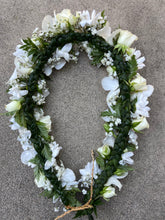 Load image into Gallery viewer, Mixed Seasonal Floral Lei - Haku Method