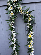 Load image into Gallery viewer, Ti Maile Style Lei/Orchid Wrap