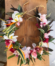 Load image into Gallery viewer, Melia - Island Style Haku Lei - Fresh Flower Crown