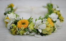 Load image into Gallery viewer, Kate-Ann Haku Lei - Fresh Flower Crown