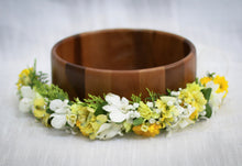 Load image into Gallery viewer, Kate-Ann Haku Lei - Fresh Flower Crown