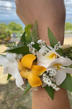 Load image into Gallery viewer, Island Style Haku Lei - Fresh Flower Crown, Bracelet/Anklet, Ti Leaf Gift Bag