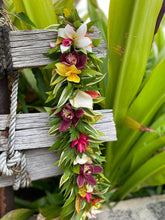 Load image into Gallery viewer, Island Style Haku Lei - Fresh Flower Crown, Bracelet/Anklet, Ti Leaf Gift Bag