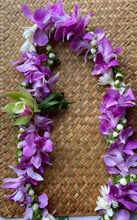 Load image into Gallery viewer, Orchid Lei/Hypericum Berries
