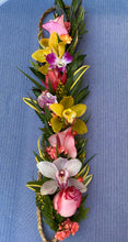 Load image into Gallery viewer, Melia - Island Style Haku Lei - Fresh Flower Crown
