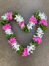 Load image into Gallery viewer, Orchids &amp; Pink Carnations
